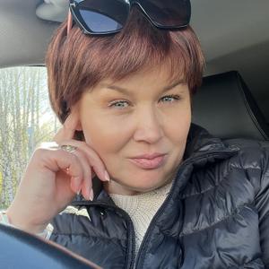Девушки в Ижевске: Elena, 48 - ищет парня из Ижевска