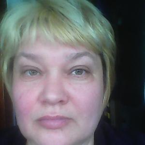 Девушки в Черкесске: Лариса Картушина, 53 - ищет парня из Черкесска