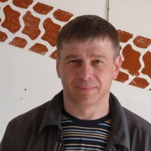 Игорь, 56 лет, Красноярск