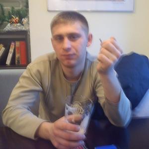 Парни в Петергофе: Юрий, 38 - ищет девушку из Петергофа