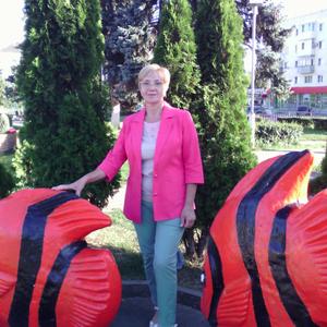 Парни в Нижний Новгороде: Елена, 68 - ищет девушку из Нижний Новгорода