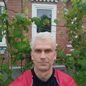 Парни в Нальчике: Дмитрий, 47 - ищет девушку из Нальчика