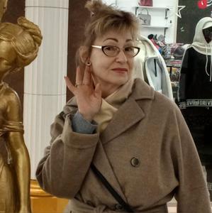Девушки в Санкт-Петербурге: Елена, 70 - ищет парня из Санкт-Петербурга