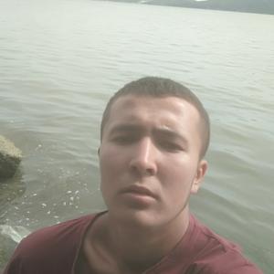 Ахрор, 19 лет, Владивосток