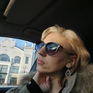 Девушки в Томске: Екатерина, 38 - ищет парня из Томска