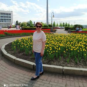 Девушки в Томске: Людмила, 52 - ищет парня из Томска