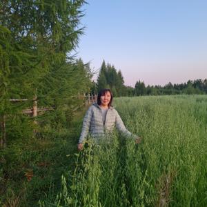 Девушки в Якутске: Лена, 51 - ищет парня из Якутска