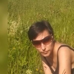 Девушки в Томске: Даша, 39 - ищет парня из Томска