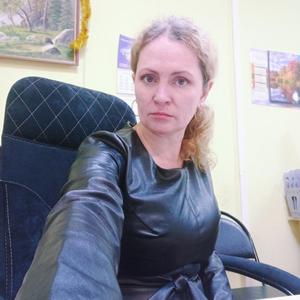 Девушки в Саратове: Натали, 45 - ищет парня из Саратова