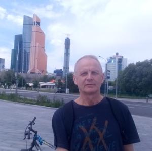 Парни в Ижевске: Пользователь, 66 - ищет девушку из Ижевска