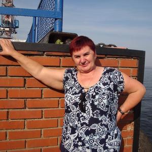 Девушки в Нижнекамске: Ирина, 62 - ищет парня из Нижнекамска