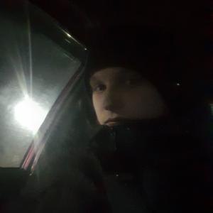 Парни в Новоалтайске: Артём, 21 - ищет девушку из Новоалтайска