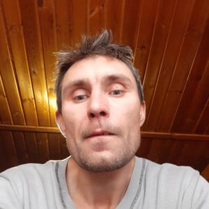 Парни в Гатчине: Алексей, 44 - ищет девушку из Гатчины