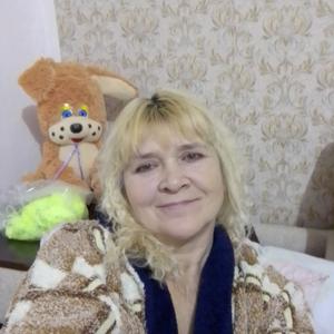 Девушки в Краснодаре (Краснодарский край): Елена, 58 - ищет парня из Краснодара (Краснодарский край)