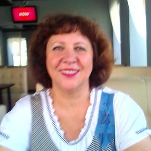 Девушки в Вольске: Елена, 61 - ищет парня из Вольска