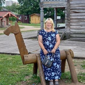 Девушки в Череповце: Ольга Коноплева, 54 - ищет парня из Череповца