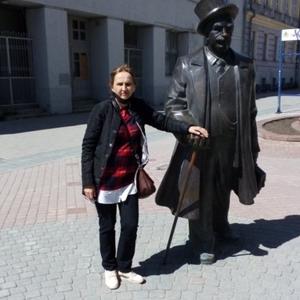 Девушки в Татарстане: Елена, 48 - ищет парня из Татарстана