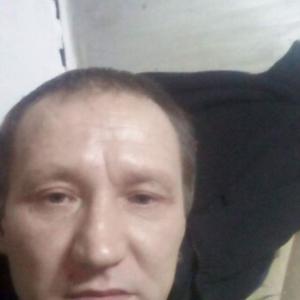 Олег, 44 года, Уват