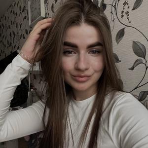 Девушки в Пскове: Екатерина, 19 - ищет парня из Пскова
