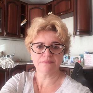 Девушки в Ставрополе: Людмила, 52 - ищет парня из Ставрополя