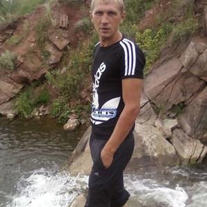 Парни в Черногорске: Артем, 41 - ищет девушку из Черногорска
