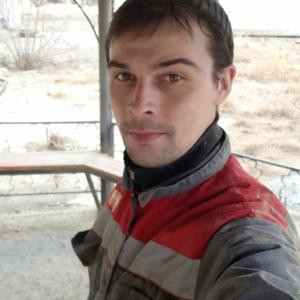 Игорь, 34 года, Бакал