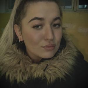 Девушки в Мурманске: Алина, 23 - ищет парня из Мурманска