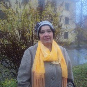 Девушки в Петрозаводске: Нина, 70 - ищет парня из Петрозаводска