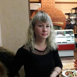 Девушки в Саратове: Наталья, 42 - ищет парня из Саратова