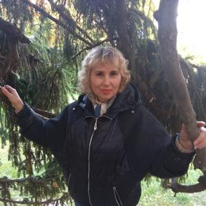Девушки в Казани (Татарстан): Марина, 55 - ищет парня из Казани (Татарстан)