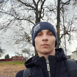 Парни в Пскове: Сергей, 22 - ищет девушку из Пскова