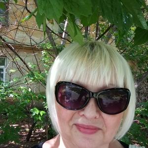 Девушки в Екатеринбурге: Ирина, 60 - ищет парня из Екатеринбурга