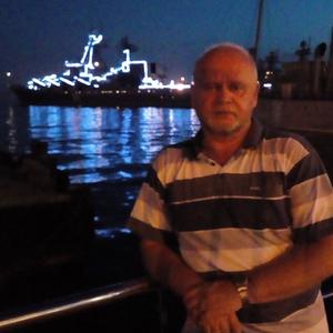 Парни в Арсеньеве: Aleksandr, 63 - ищет девушку из Арсеньева