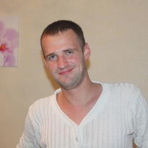 Парни в Томске: Артем Левченко, 36 - ищет девушку из Томска