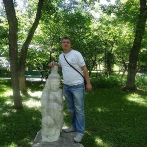 Парни в Томске: Артем, 33 - ищет девушку из Томска