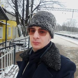 Парни в Петергофе: Константин Холчев, 31 - ищет девушку из Петергофа