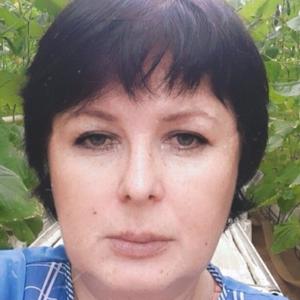 Девушки в Саратове: Ирина, 48 - ищет парня из Саратова