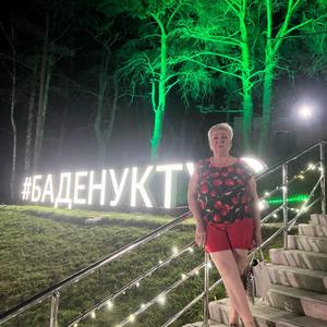 Девушки в Екатеринбурге: Надежда, 63 - ищет парня из Екатеринбурга