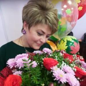 Девушки в Челябинске: Елена, 50 - ищет парня из Челябинска