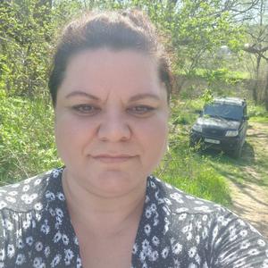 Парни в Краснодаре (Краснодарский край): Елена, 45 - ищет девушку из Краснодара (Краснодарский край)