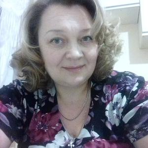 Девушки в Нижний Новгороде: Ирина, 52 - ищет парня из Нижний Новгорода