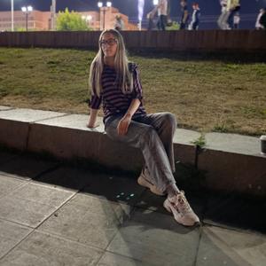 Девушки в Екатеринбурге: Екатерина, 28 - ищет парня из Екатеринбурга