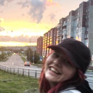 Девушки в Томске: Настюша, 18 - ищет парня из Томска