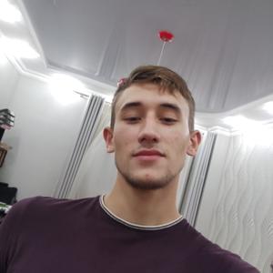 Илья, 23 года, Курск