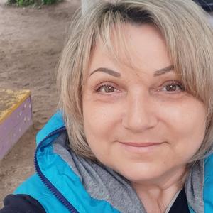 Девушки в Саратове: Любовь, 57 - ищет парня из Саратова