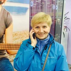 Девушки в Мурманске: Людмила, 67 - ищет парня из Мурманска