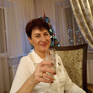 Девушки в Саратове: Оксана, 53 - ищет парня из Саратова