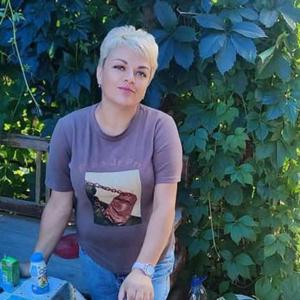 Девушки в Карпинске: Лора, 41 - ищет парня из Карпинска