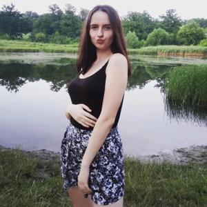 Девушки в Волгограде: Людмила, 22 - ищет парня из Волгограда