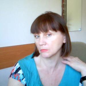 Девушки в Омске: Елена, 67 - ищет парня из Омска